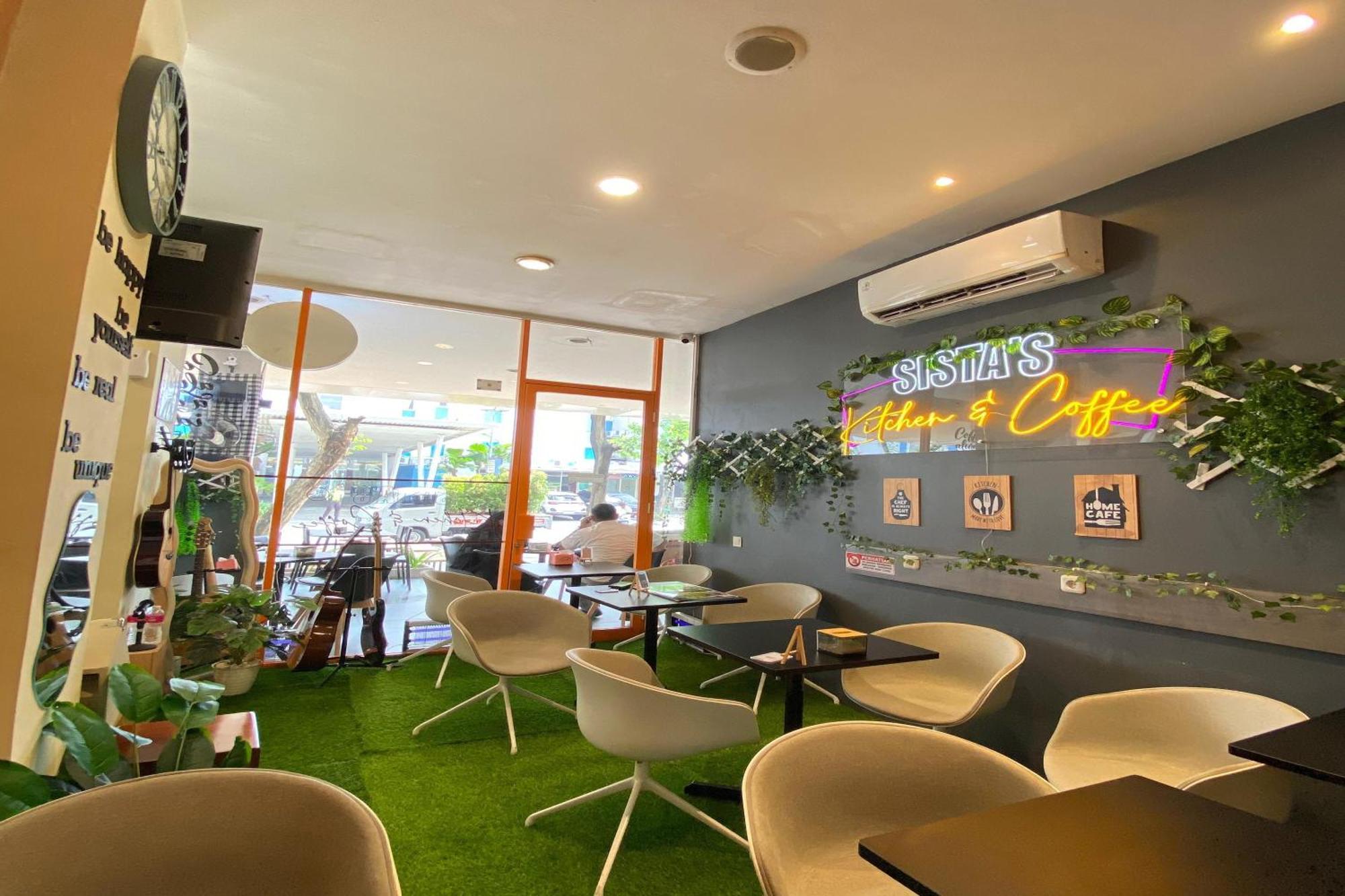 Hariss Inn Bandara Тангеранг Экстерьер фото